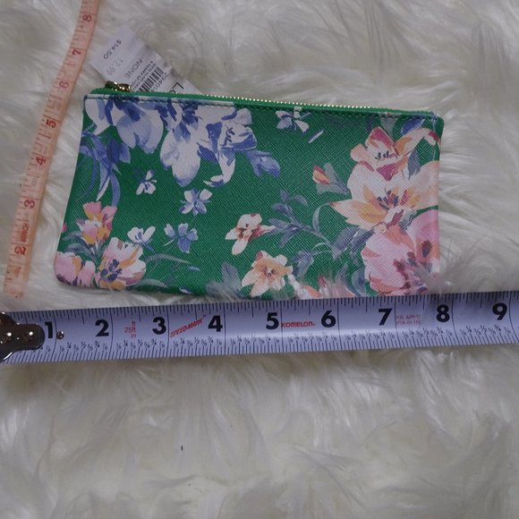 LOFT Handbags - Loft Zip Pouch